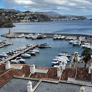 vistas-deluxe-marina-del-este.es-andalucia.com/